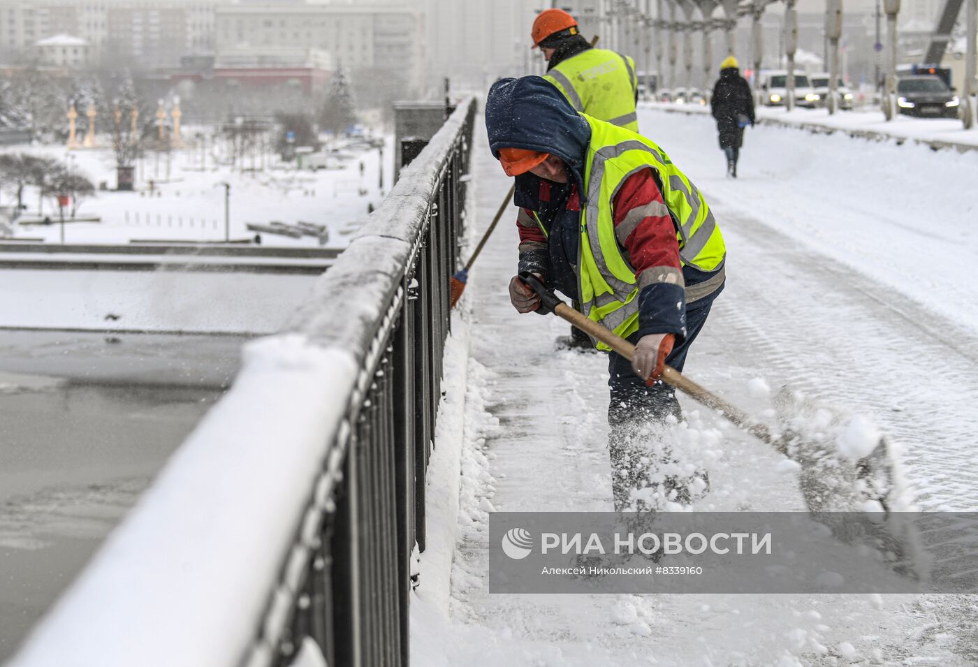 Снег в Москве