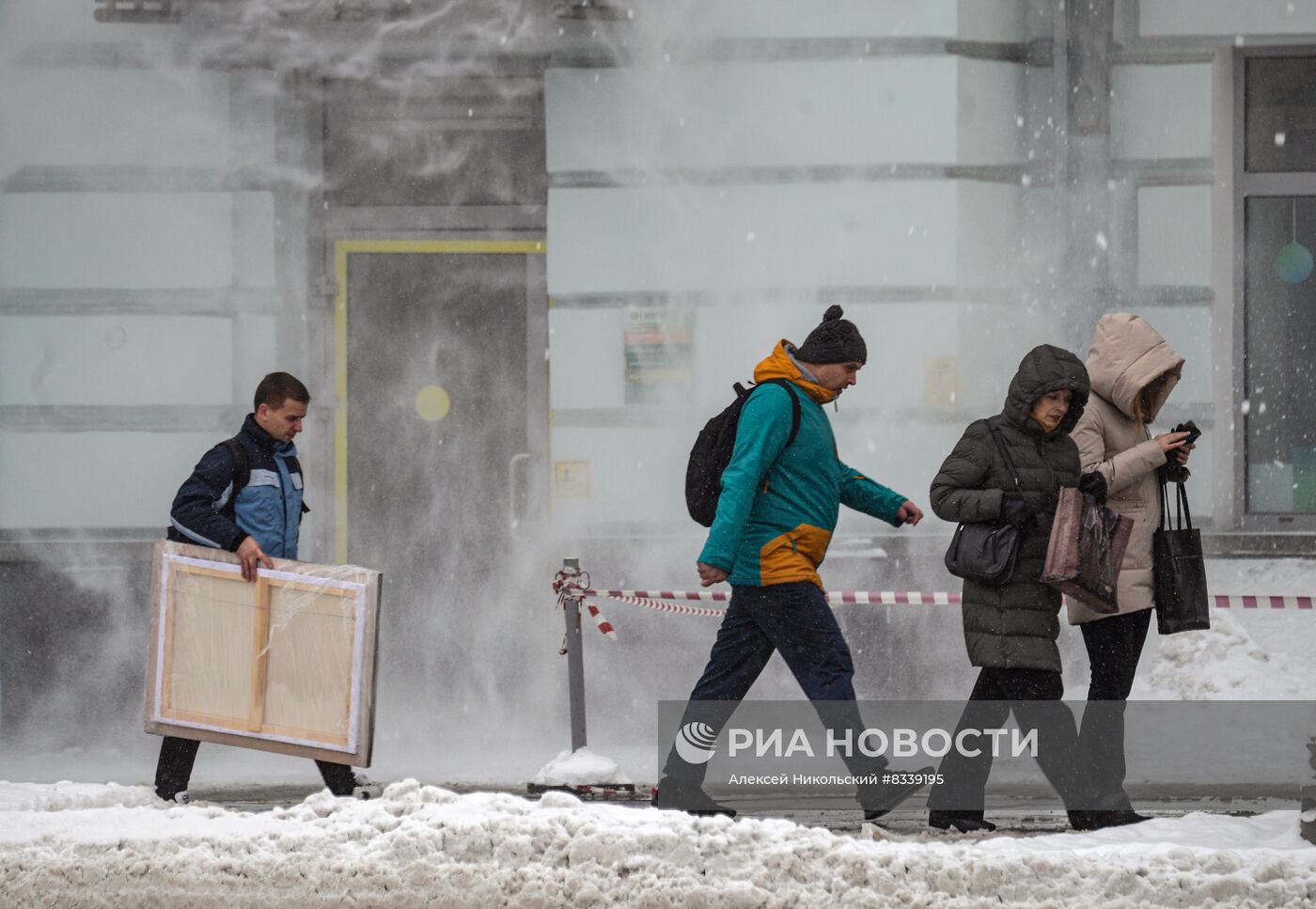 Снег в Москве