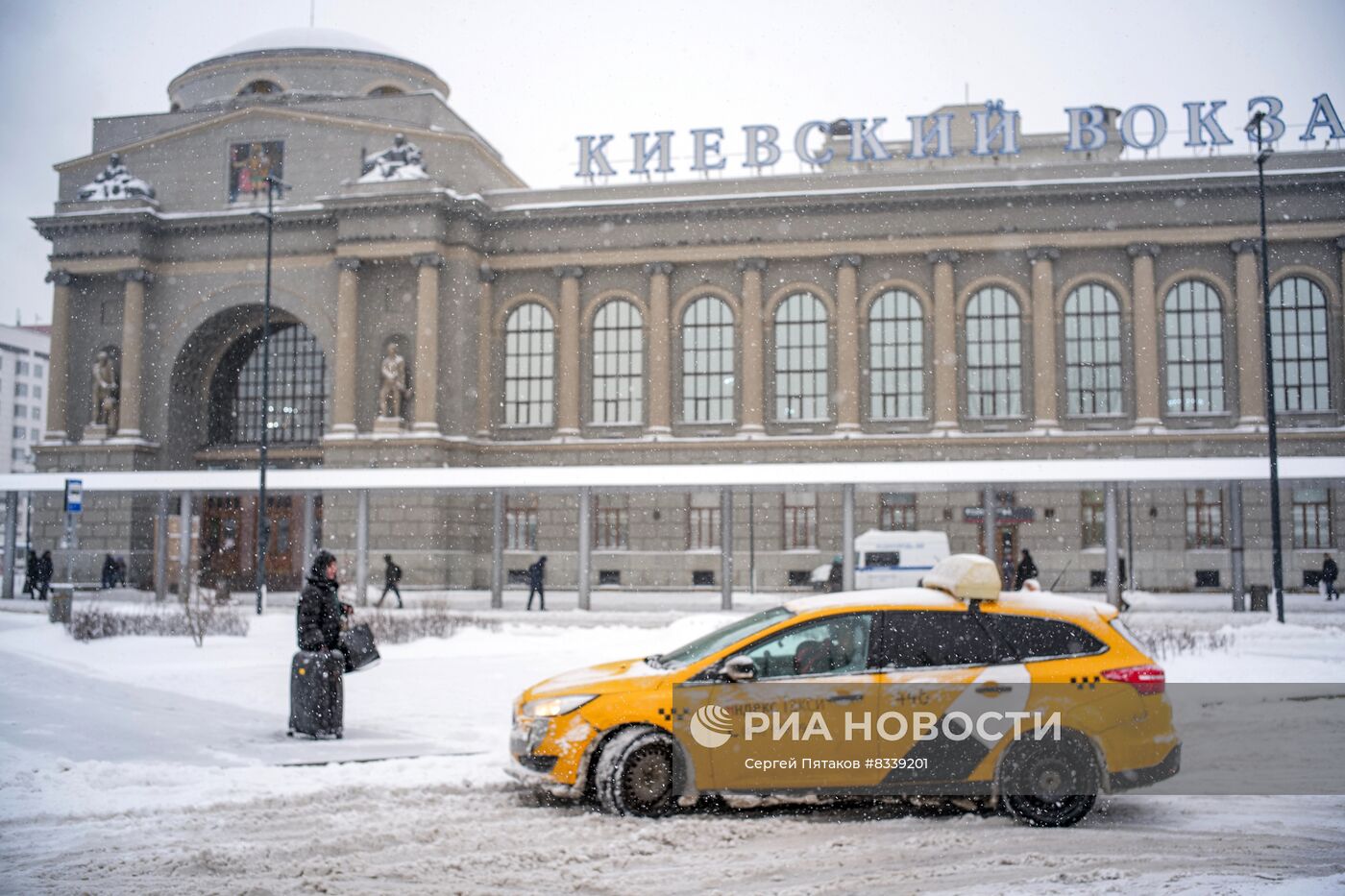 Снег в Москве