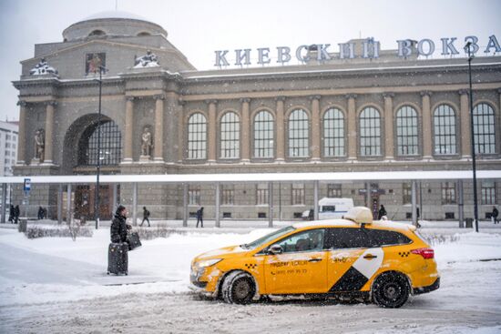 Снег в Москве