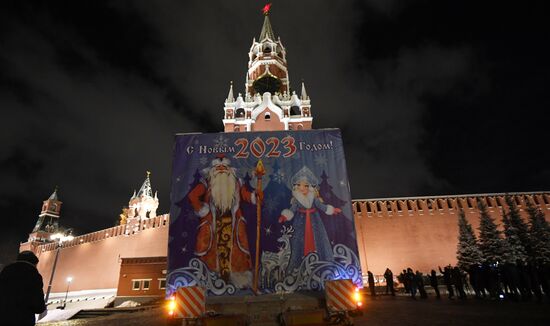 Доставка новогодней елки в Кремль 
