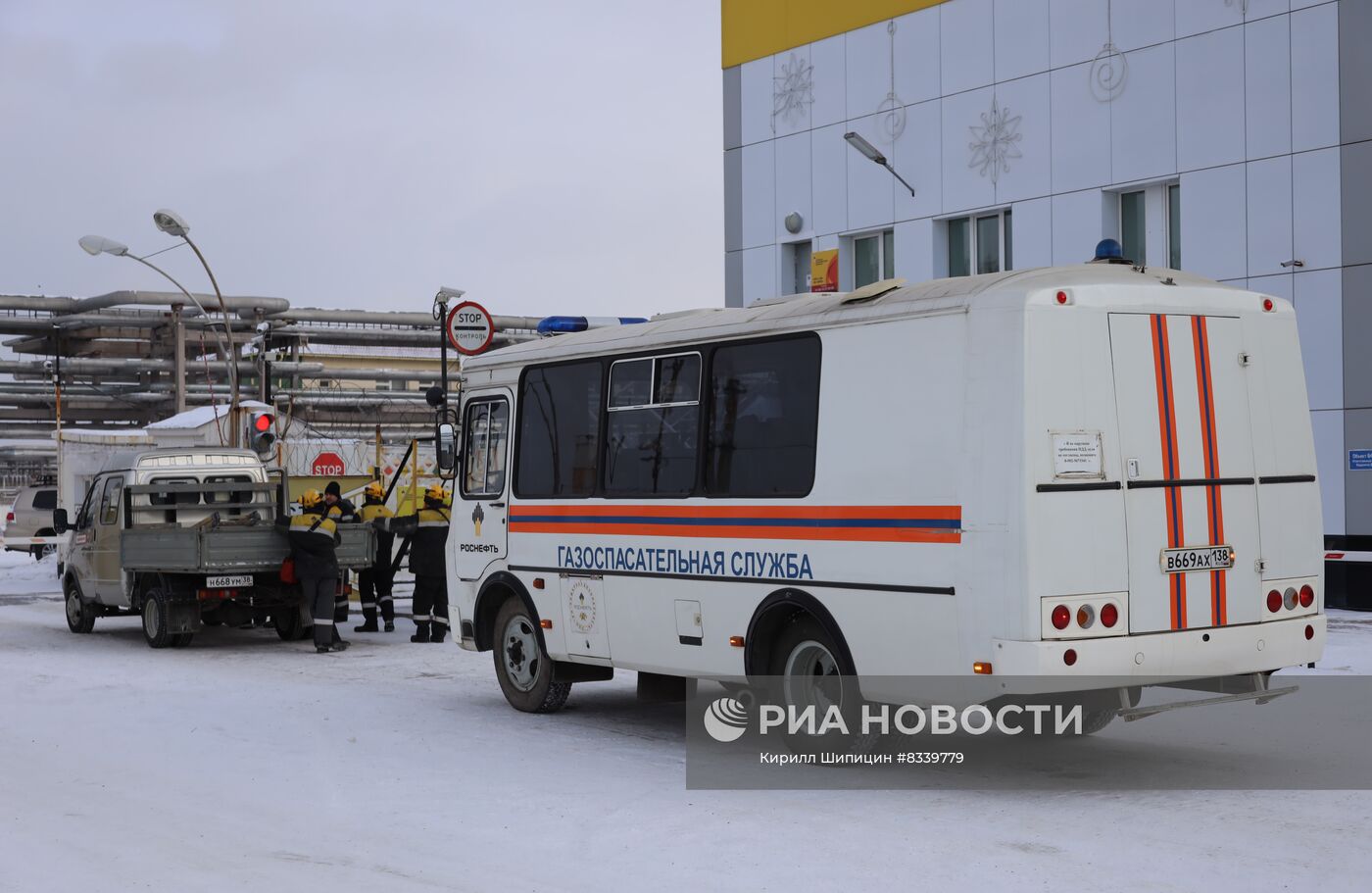 Последствия пожара на нефтезаводе в Ангарске