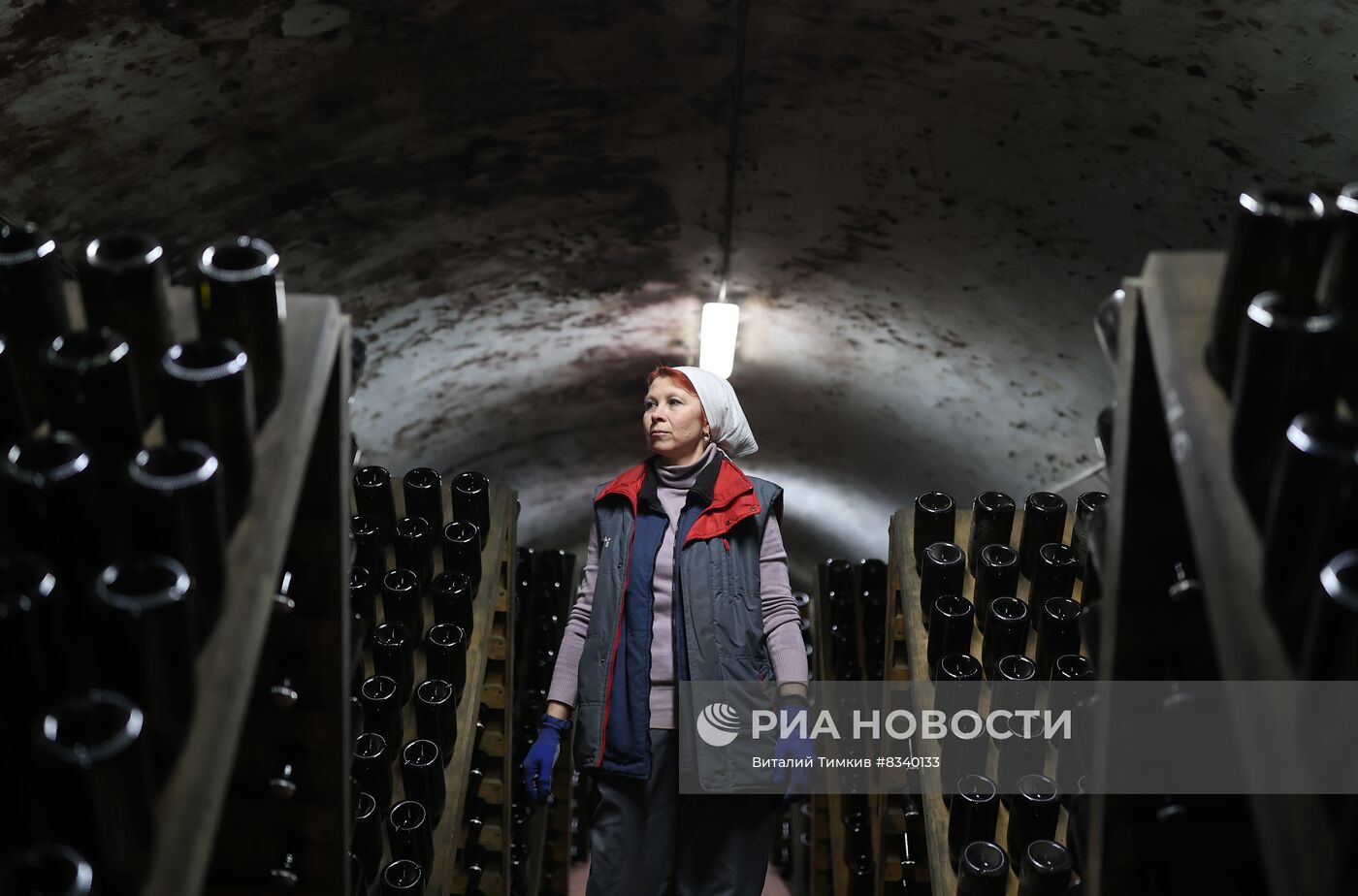 Производство игристого вина к Новому году в Краснодарском крае