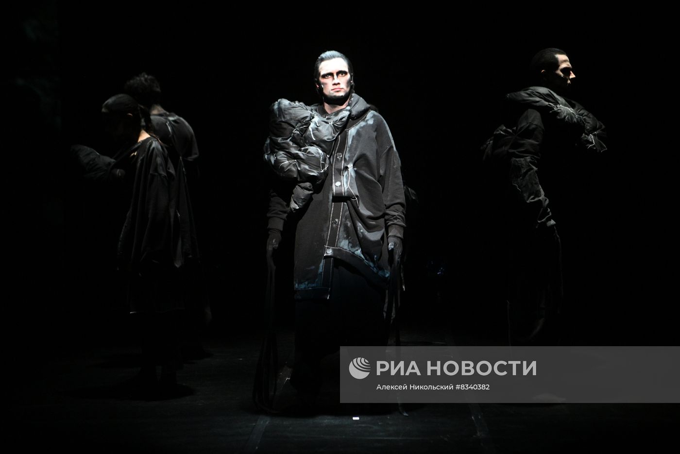 Спектакль "Сон смешного человека"