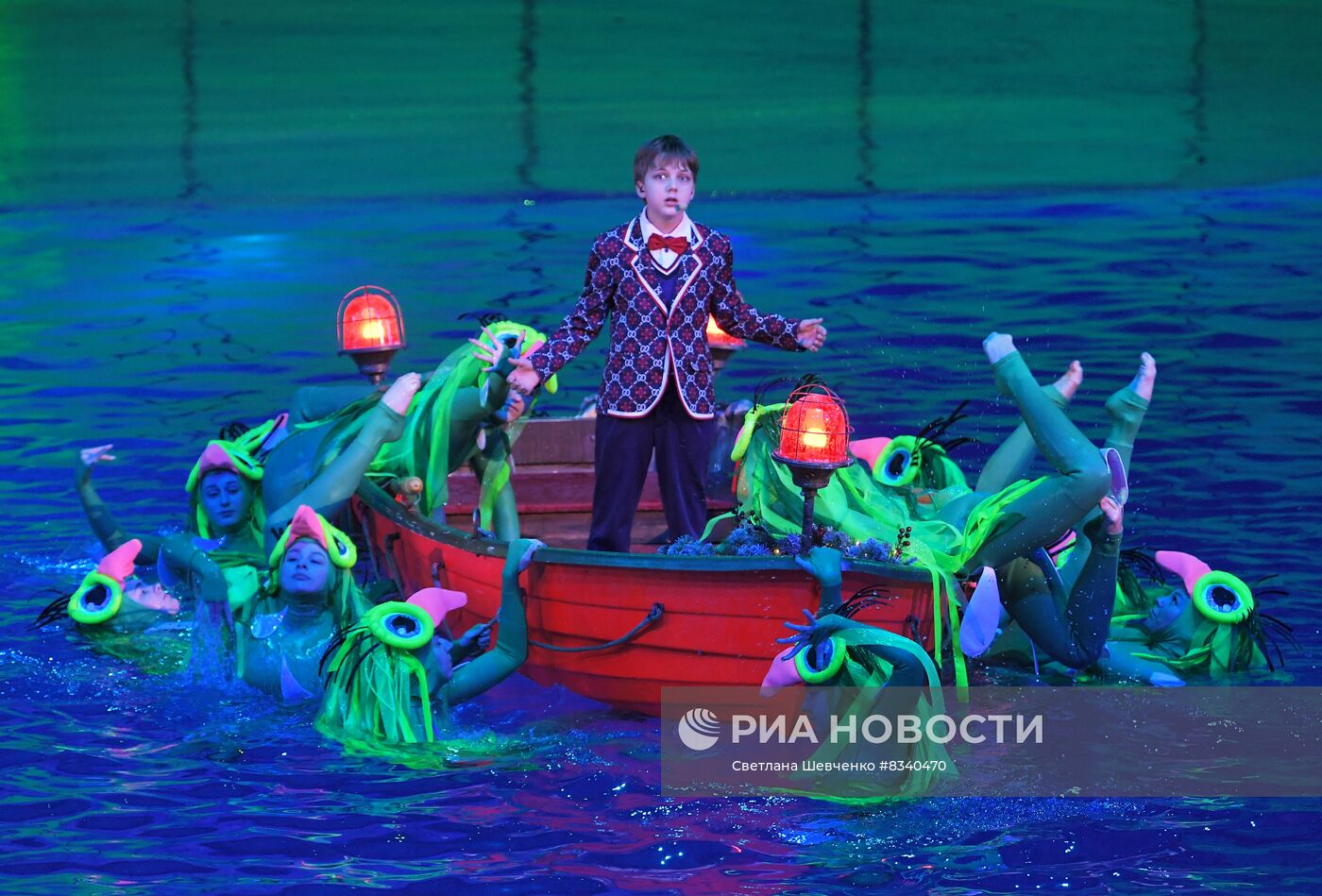 Премьера мюзикла на воде "Новогодний круиз" в "Москвариум"