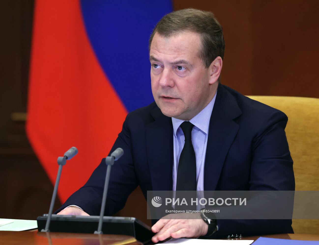 Зампред Совбеза РФ Д. Медведев провел заседание межведомственной комиссии Совбеза РФ