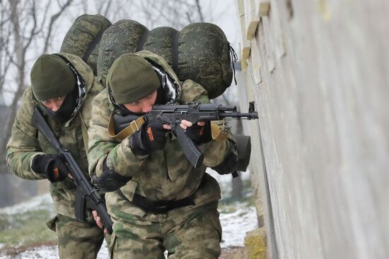 Тренировка народного ополчения в Белгородской области