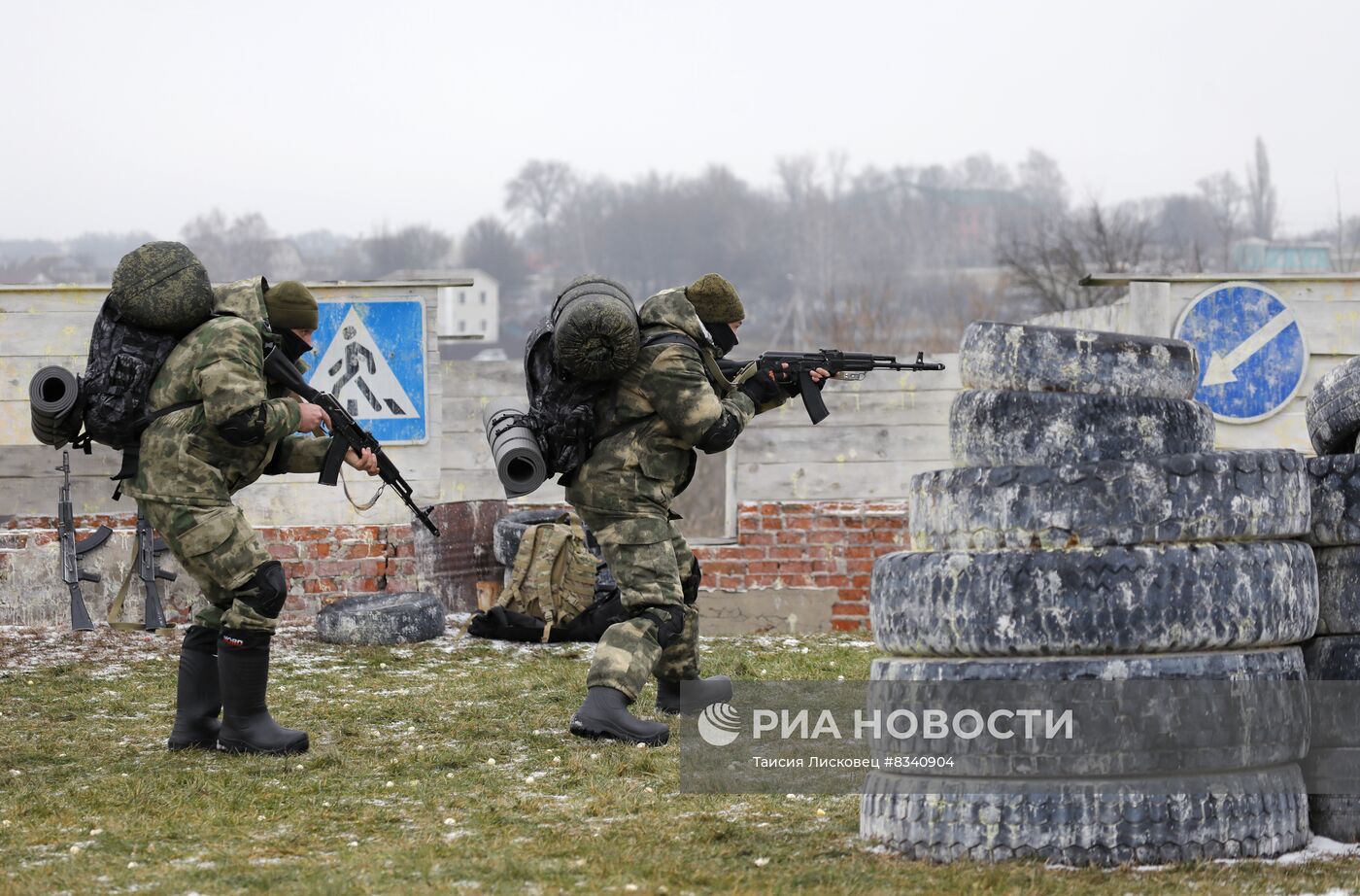 Тренировка народного ополчения в Белгородской области