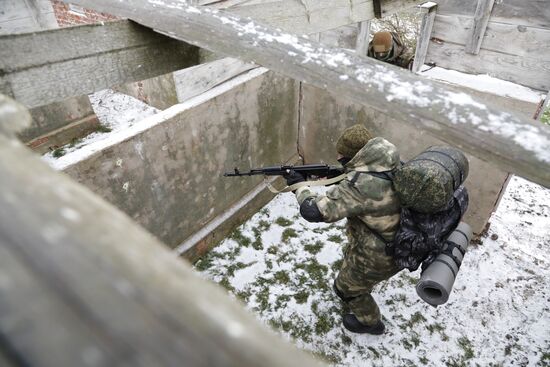 Тренировка народного ополчения в Белгородской области