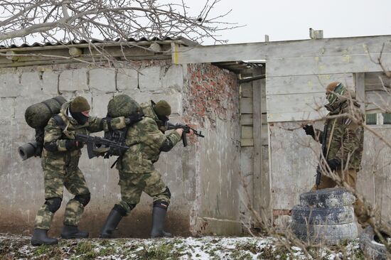 Тренировка народного ополчения в Белгородской области