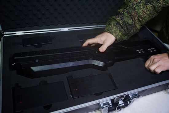 Народный фронт передал Народной милиции ЛНР гуманитарный груз