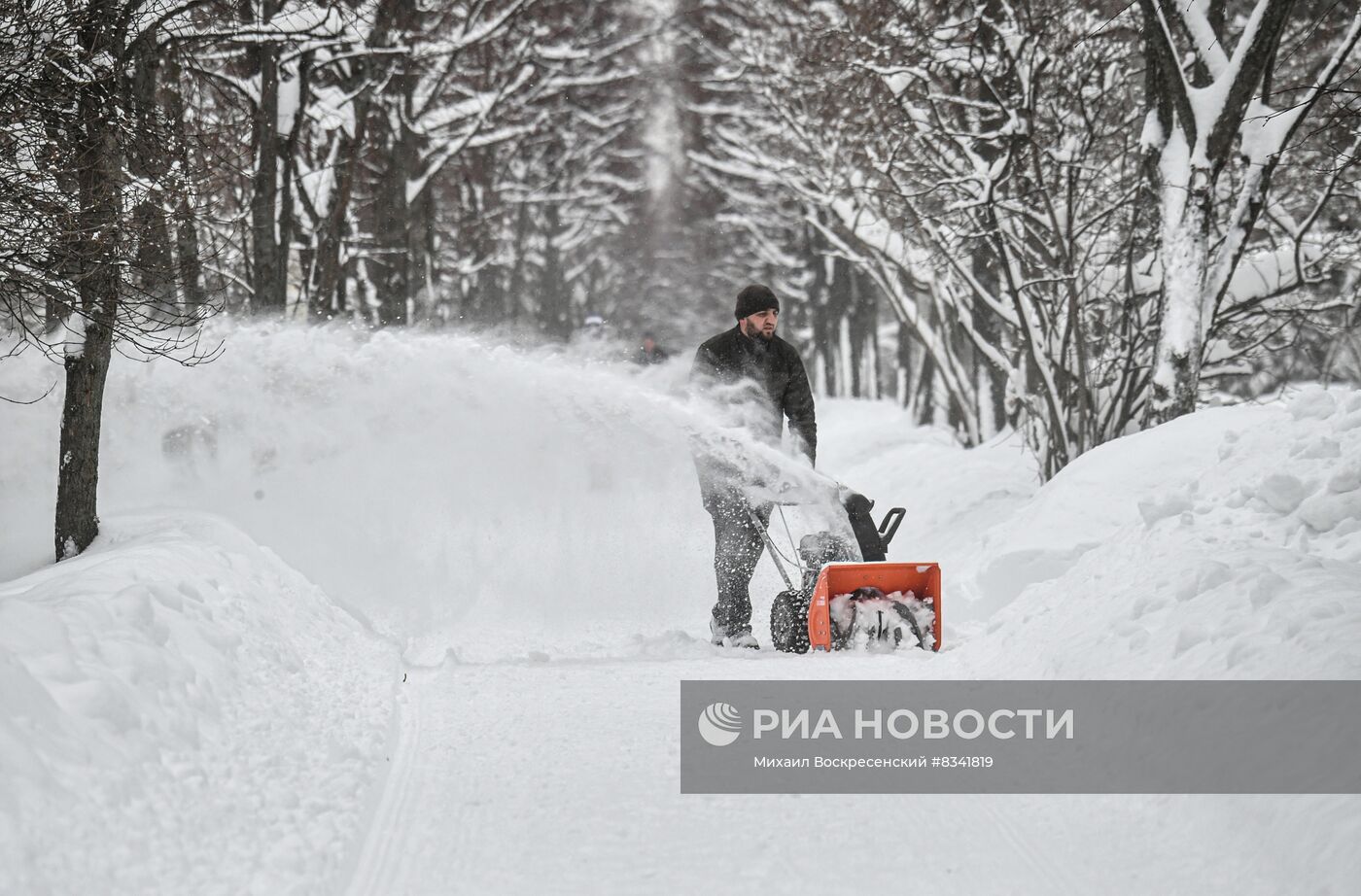 Снег в Москве