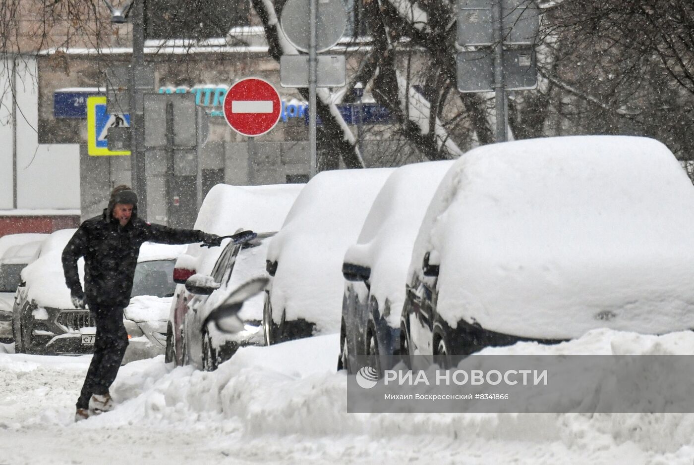 Снег в Москве