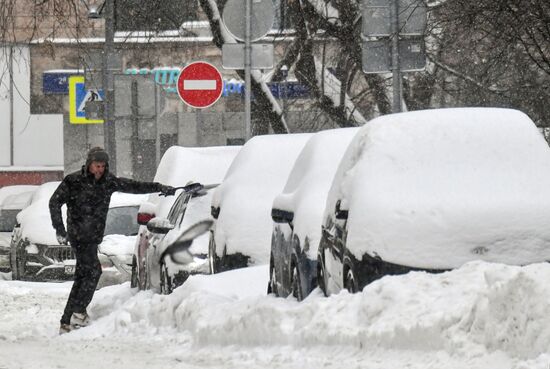 Снег в Москве