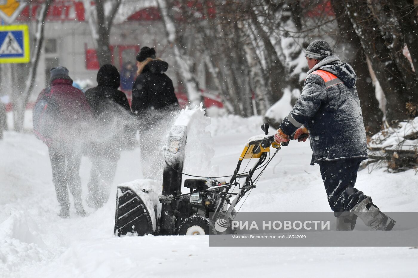 Снег в Москве