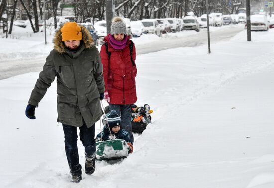 Снег в Москве