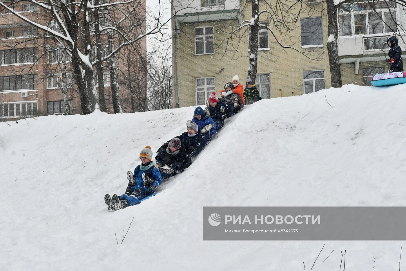 Снег в Москве