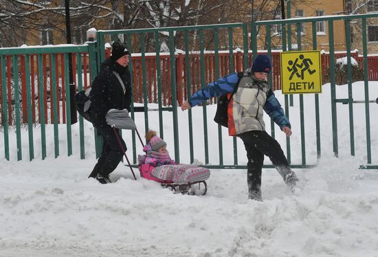 Снег в Москве