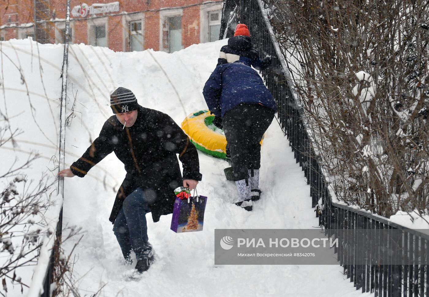 Снег в Москве