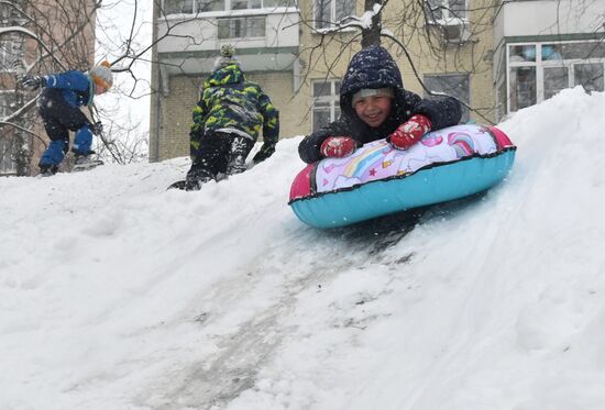 Снег в Москве