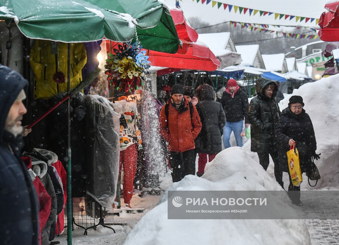 Снег в Москве