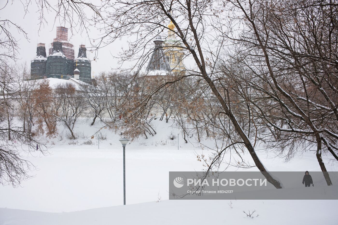 Снег в Москве