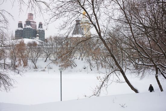 Снег в Москве