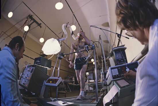 Эксперимент "Гипокинезия"