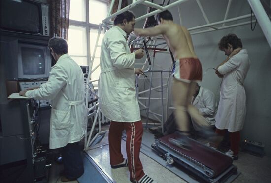 Эксперимент "Гипокинезия"