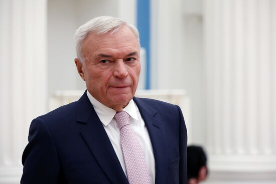 Президент РФ В. Путин принял участие в церемонии вручения госнаград
