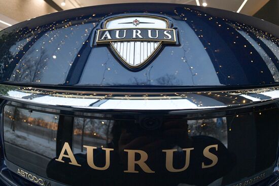 Автосалон AURUS открылся в Санкт-Петербурге