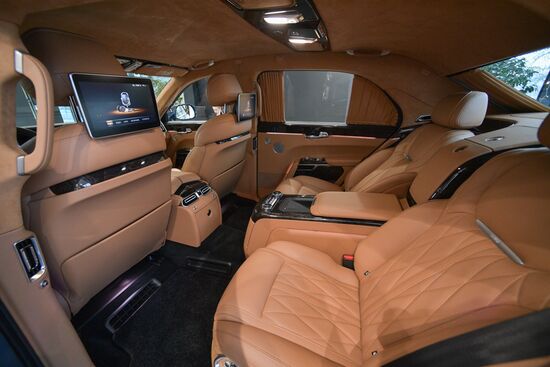 Автосалон AURUS открылся в Санкт-Петербурге