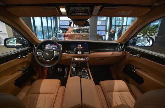 Автосалон AURUS открылся в Санкт-Петербурге