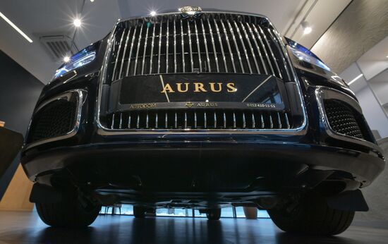 Автосалон AURUS открылся в Санкт-Петербурге