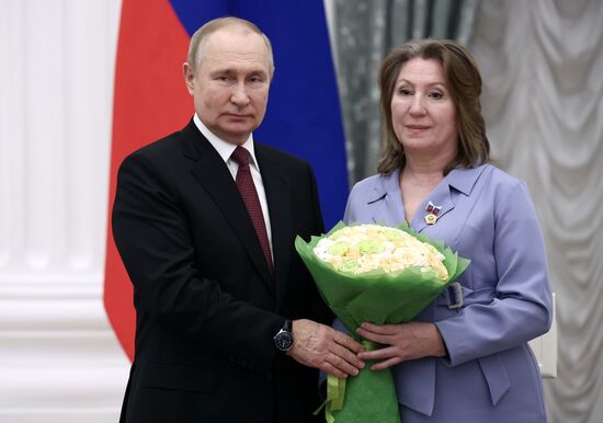 Президент РФ В. Путин принял участие в церемонии вручения госнаград
