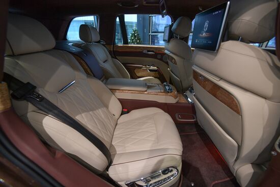 Автосалон AURUS открылся в Санкт-Петербурге