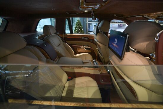 Автосалон AURUS открылся в Санкт-Петербурге