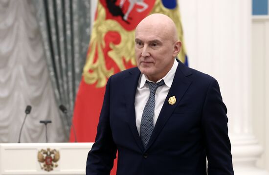 Президент РФ В. Путин принял участие в церемонии вручения госнаград