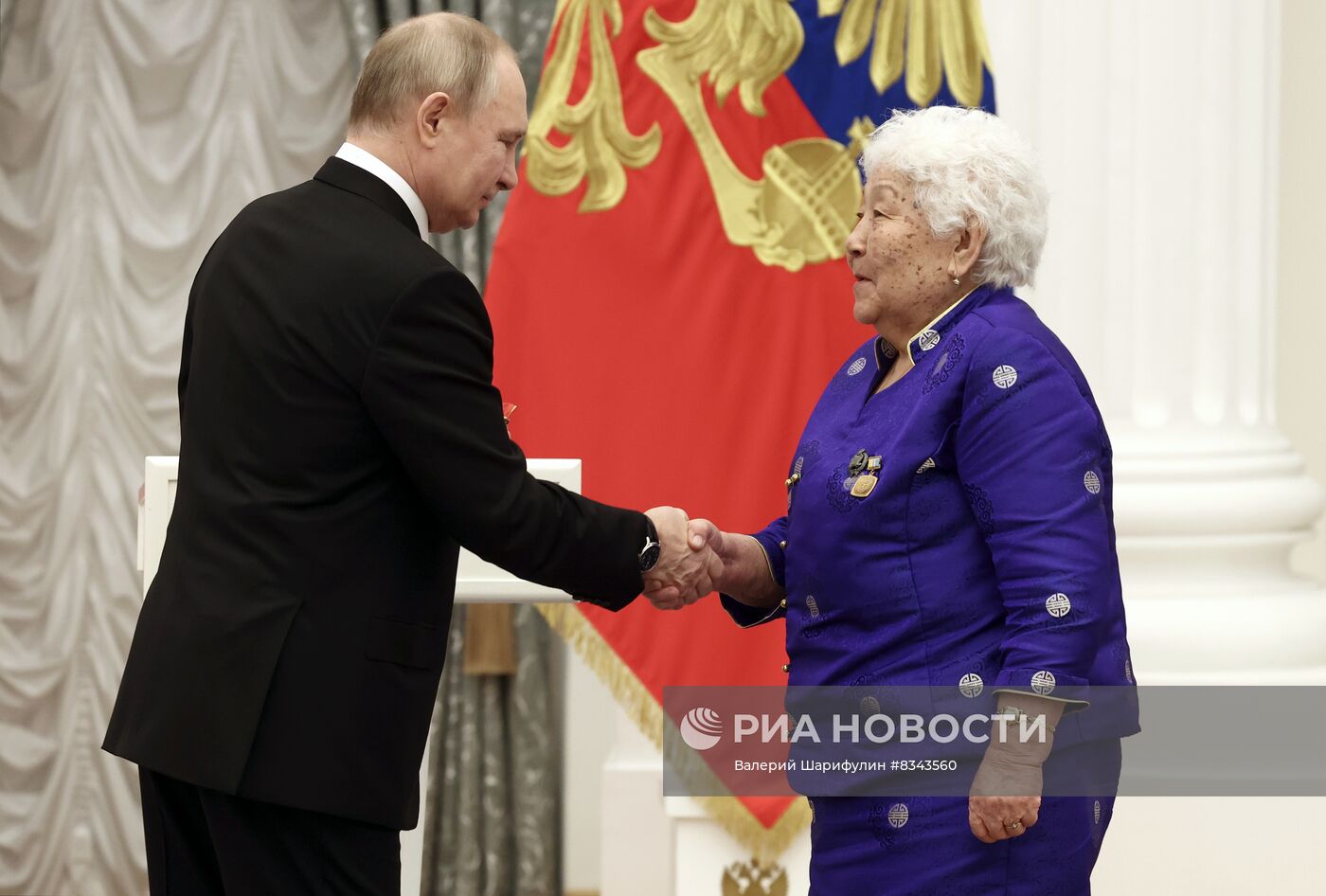 Президент РФ В. Путин принял участие в церемонии вручения госнаград