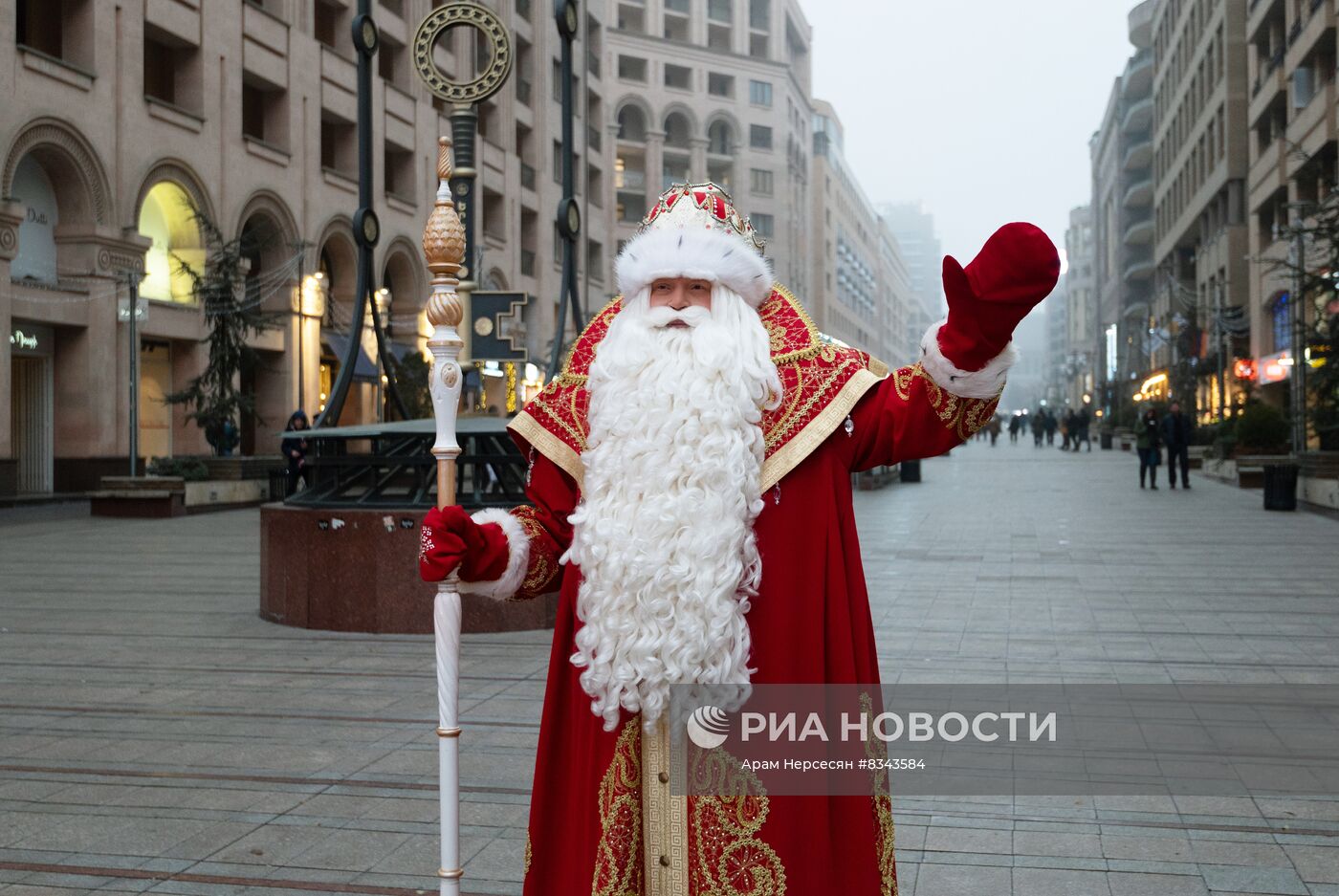 Российский Дед Мороз посетил Ереван