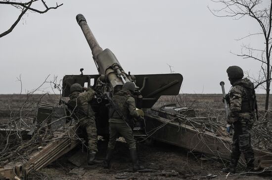 Работа артиллерийского расчета на Запорожском направлении