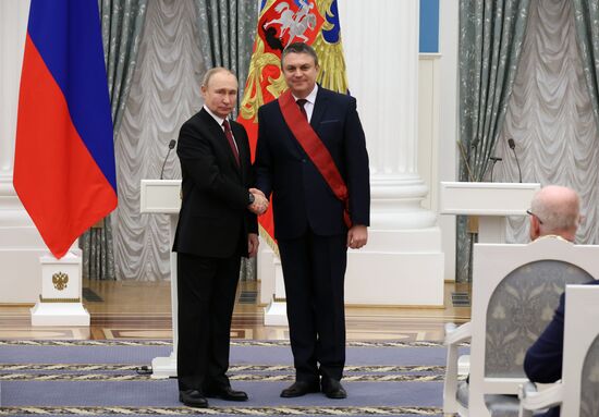 Президент РФ В. Путин принял участие в церемонии вручения госнаград