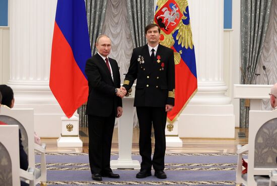 Президент РФ В. Путин принял участие в церемонии вручения госнаград
