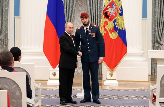 Президент РФ В. Путин принял участие в церемонии вручения госнаград