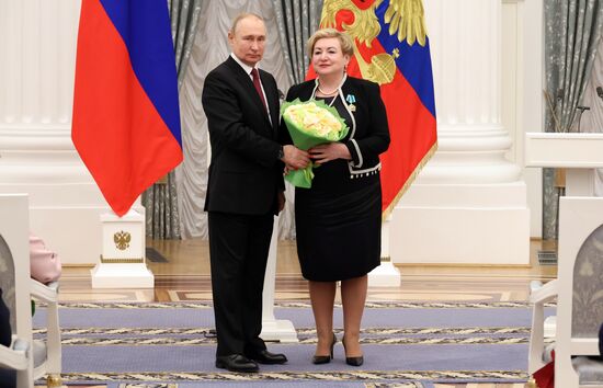 Президент РФ В. Путин принял участие в церемонии вручения госнаград