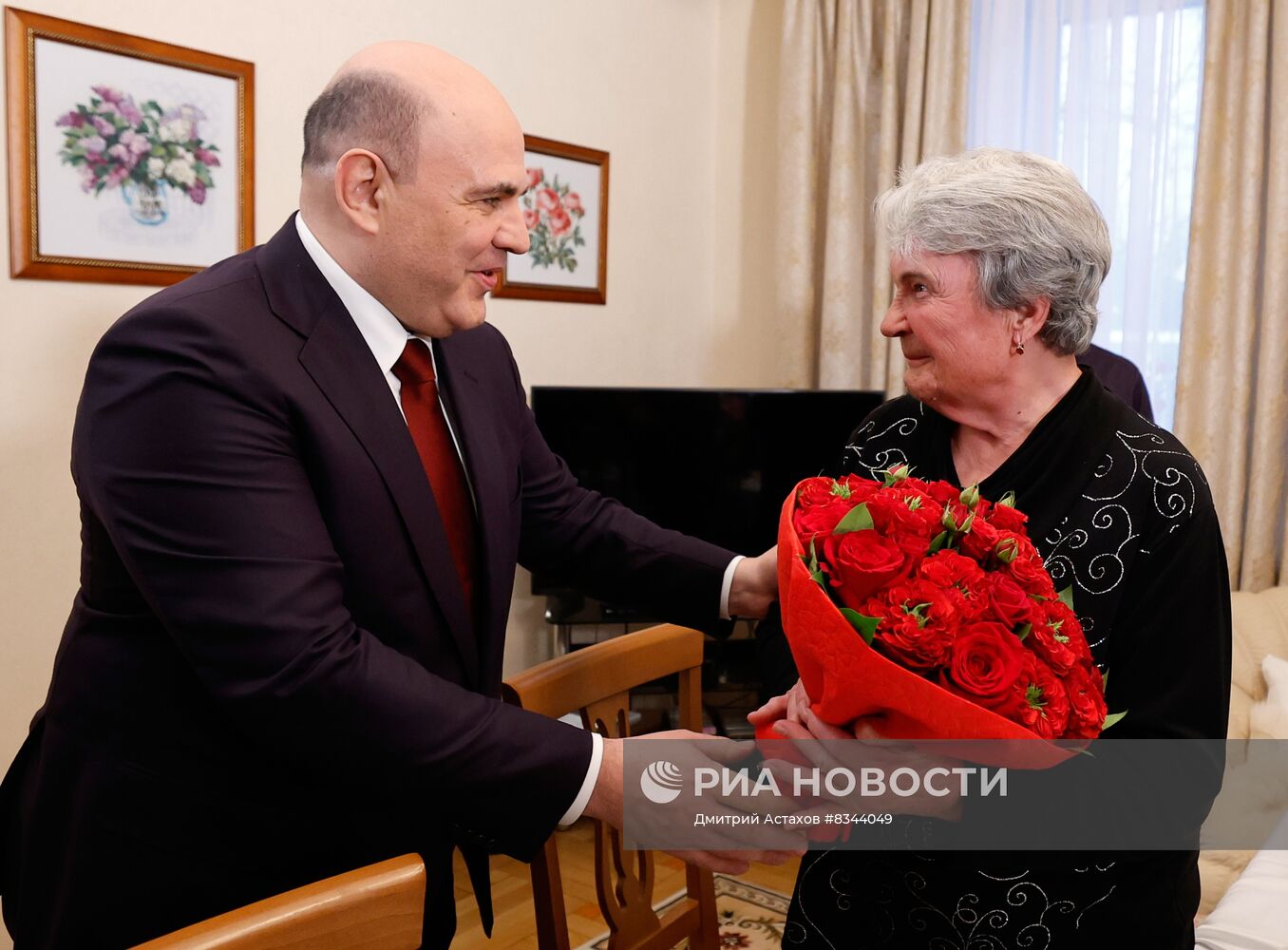 Премьер-министр РФ М. Мишустин посетил свою учительницу