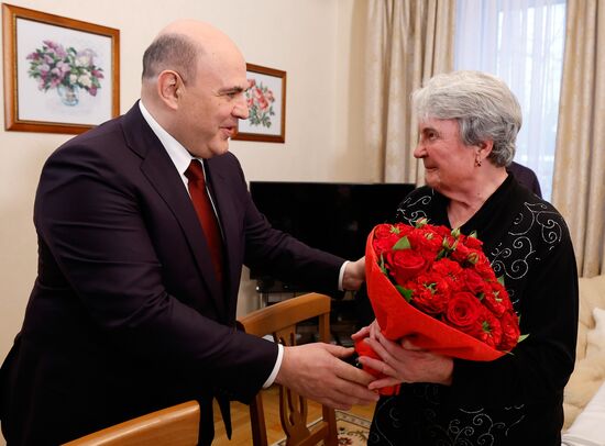Премьер-министр РФ М. Мишустин посетил свою учительницу