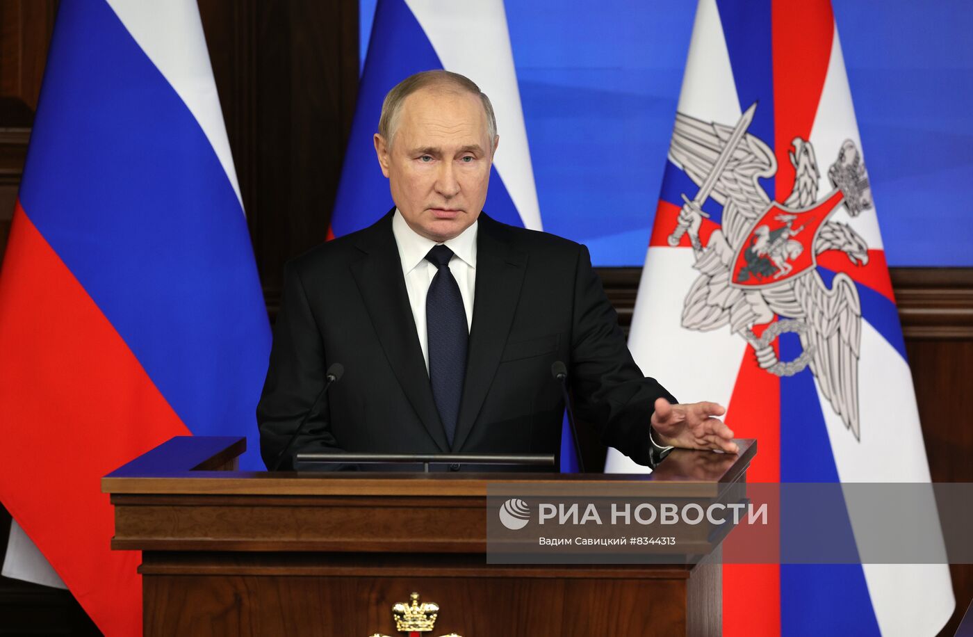 Президент РФ В. Путин провел расширенное заседание коллегии Минобороны РФ