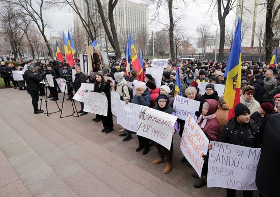 Протесты работников телеканалов в Кишиневе