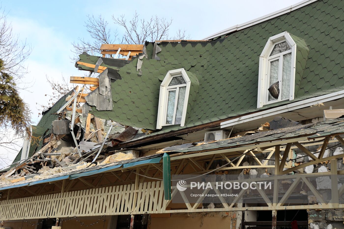 Обстрелянный ресторан "Шеш-Беш" в Донецке